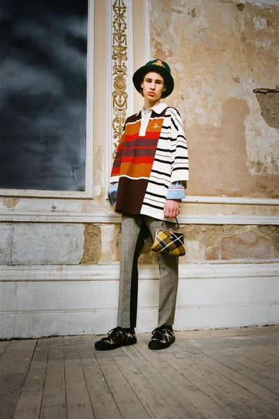 Look 32